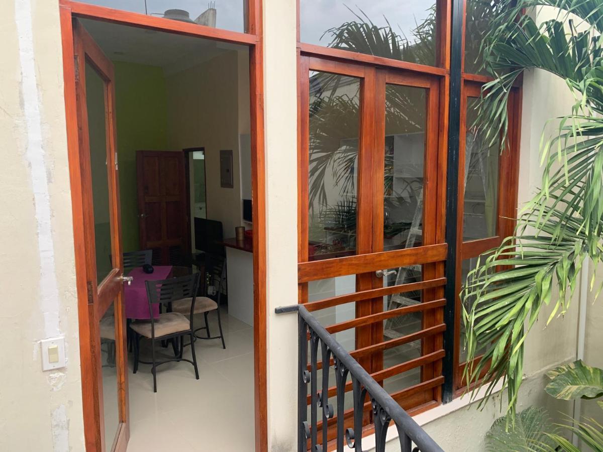 Apartamentos Casa Amarilla Granada Luaran gambar