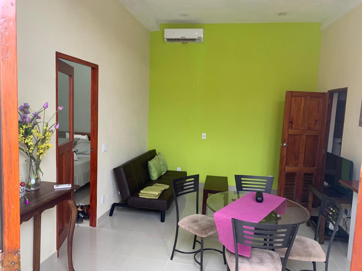 Apartamentos Casa Amarilla Granada Luaran gambar