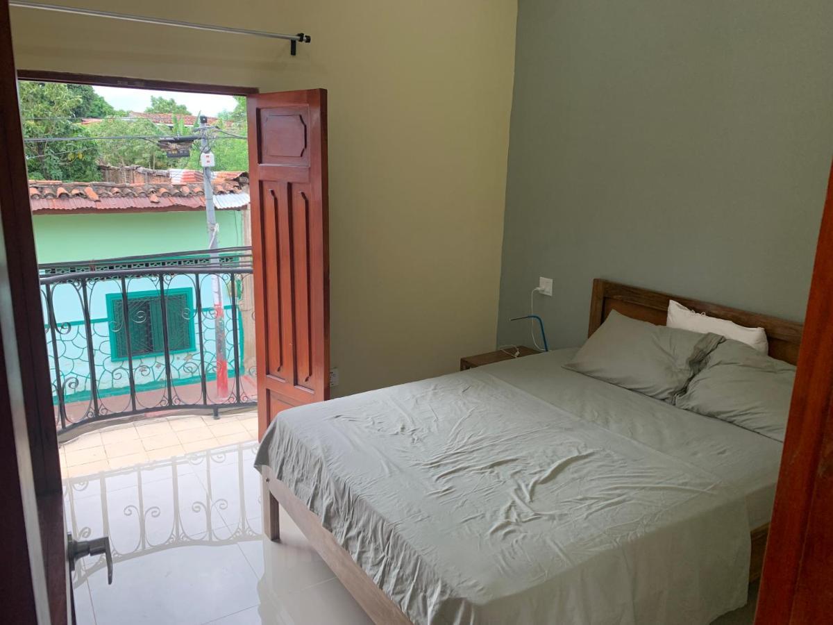 Apartamentos Casa Amarilla Granada Luaran gambar