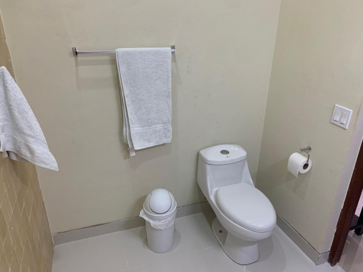 Apartamentos Casa Amarilla Granada Luaran gambar