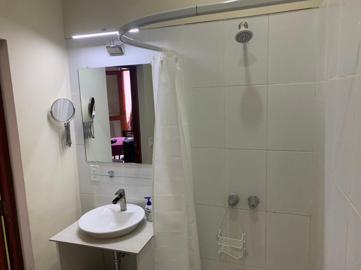 Apartamentos Casa Amarilla Granada Luaran gambar