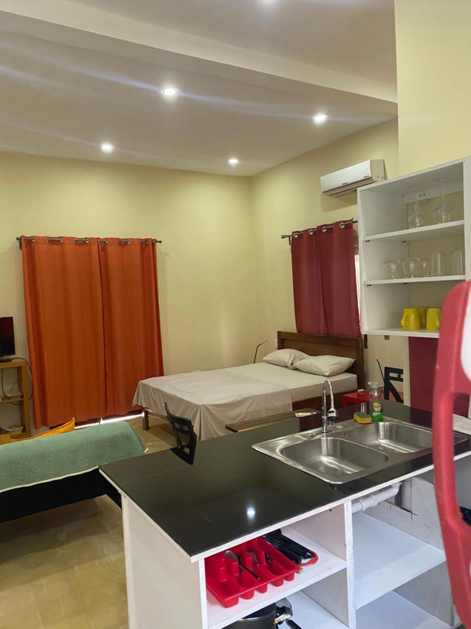 Apartamentos Casa Amarilla Granada Luaran gambar