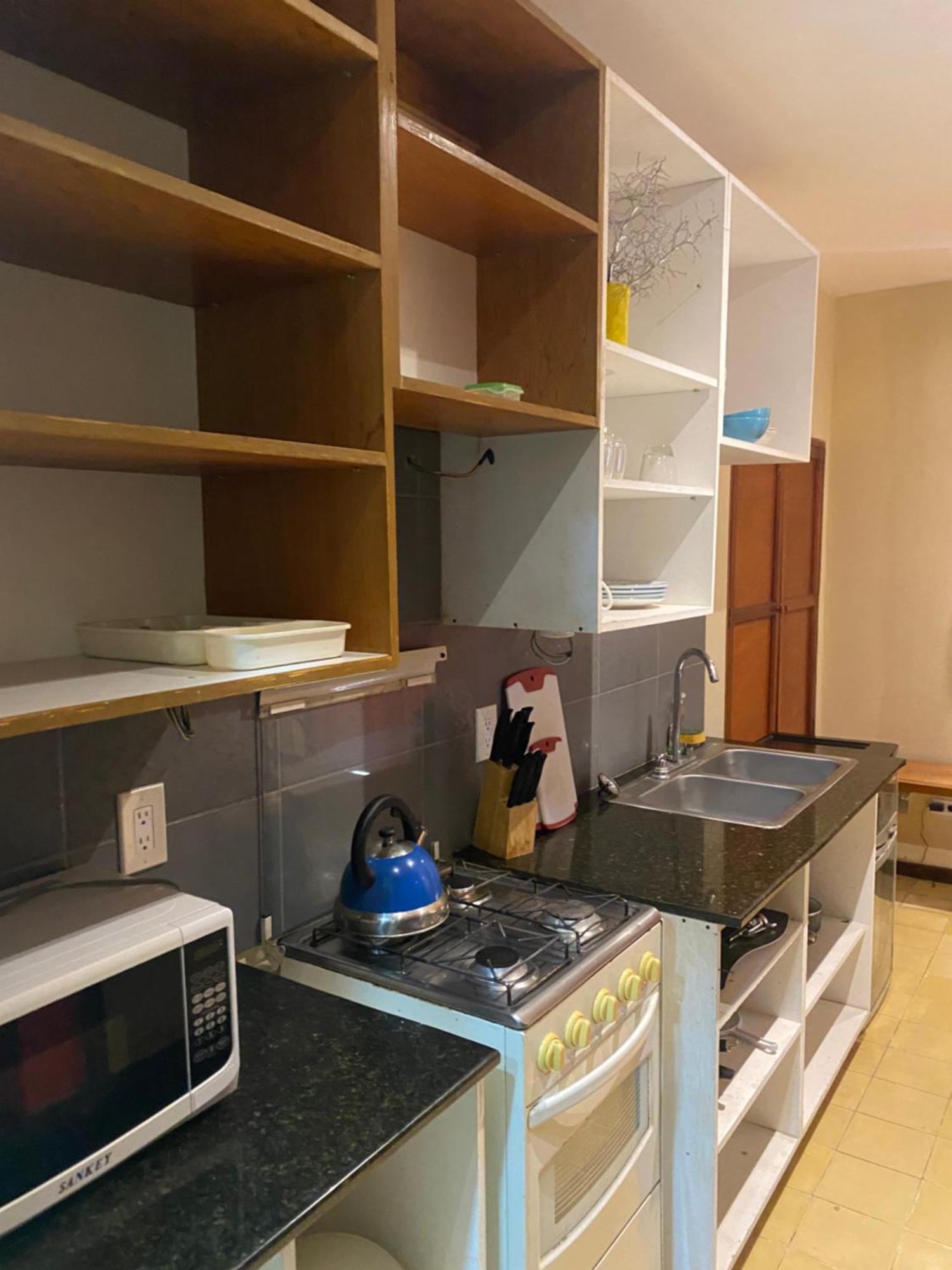 Apartamentos Casa Amarilla Granada Luaran gambar