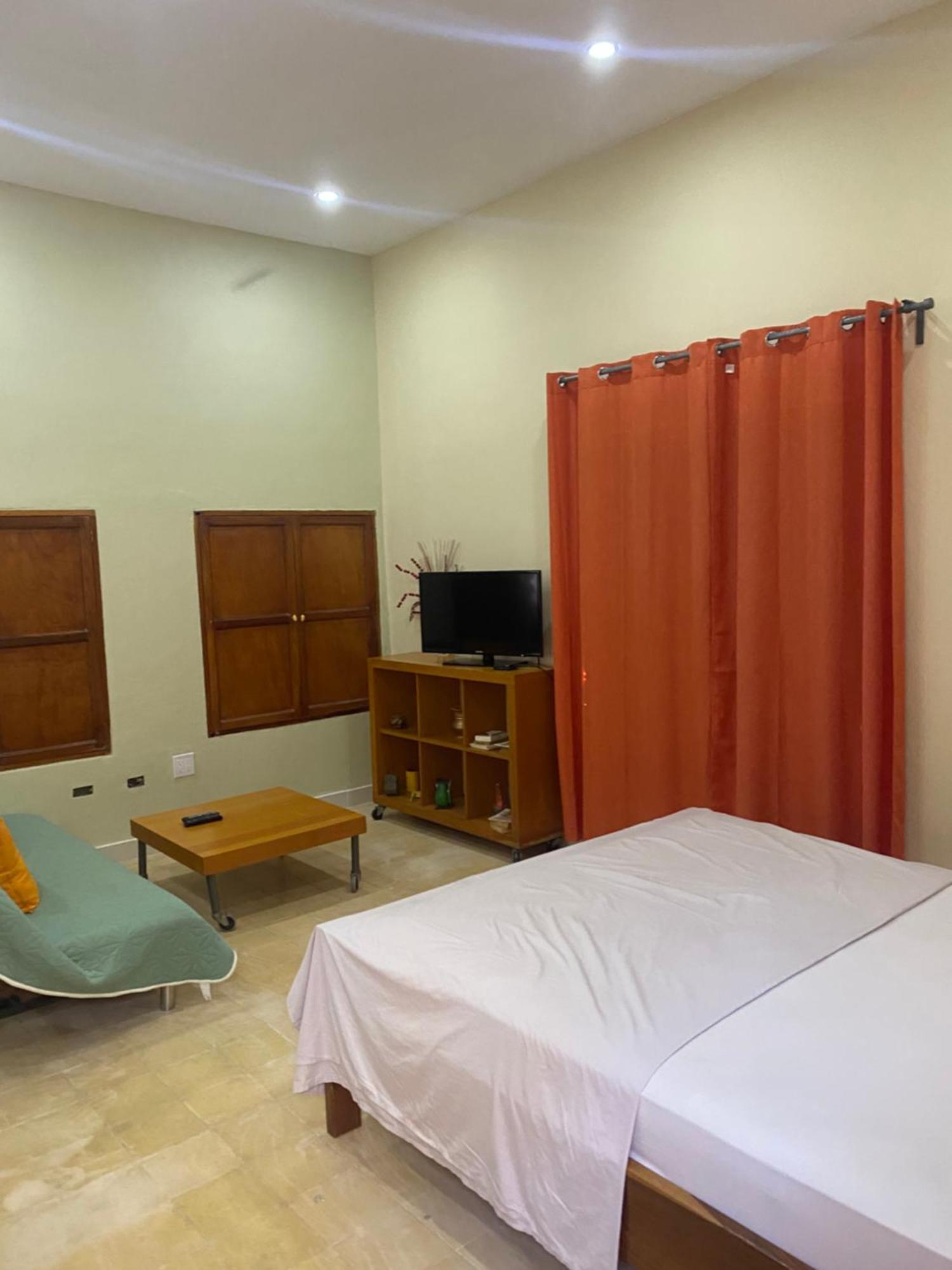 Apartamentos Casa Amarilla Granada Luaran gambar
