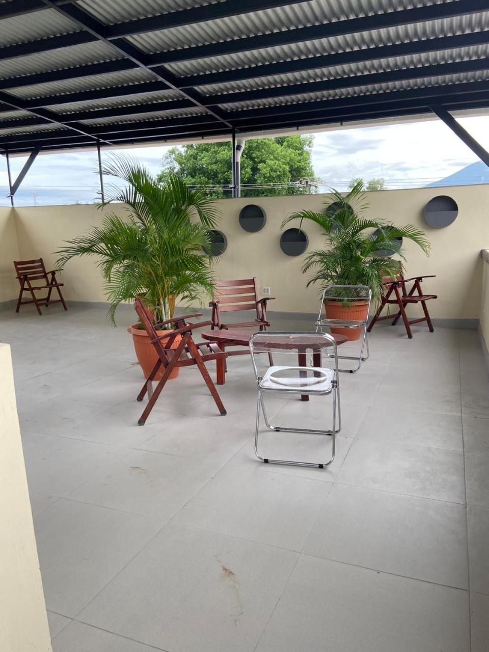 Apartamentos Casa Amarilla Granada Luaran gambar