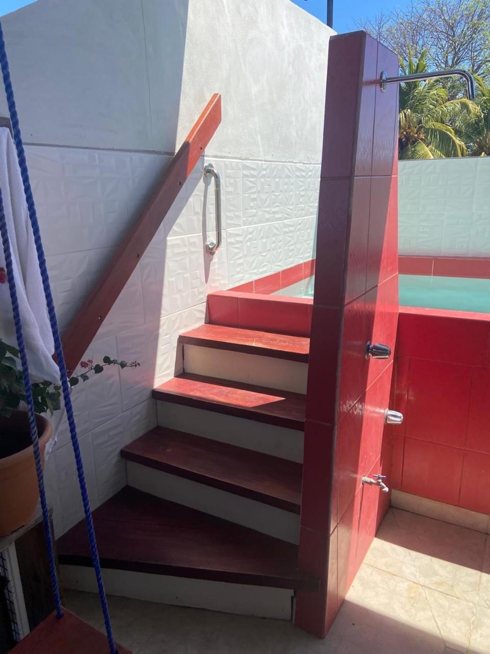 Apartamentos Casa Amarilla Granada Luaran gambar