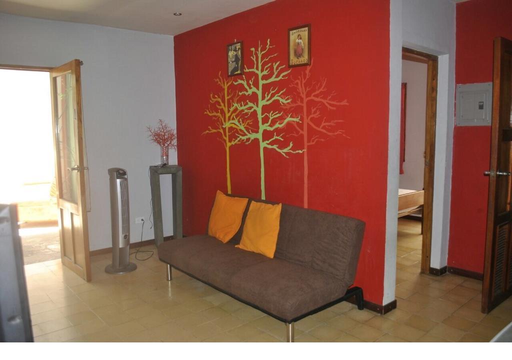 Apartamentos Casa Amarilla Granada Luaran gambar