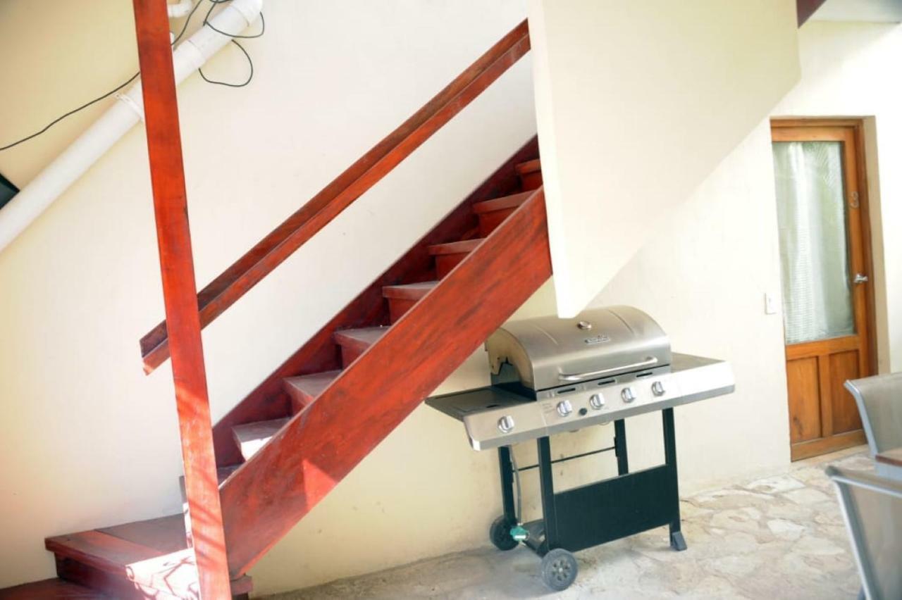 Apartamentos Casa Amarilla Granada Luaran gambar