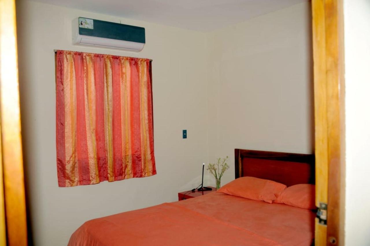 Apartamentos Casa Amarilla Granada Luaran gambar