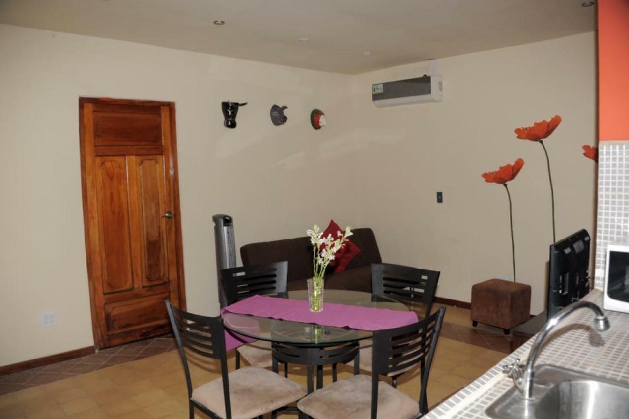Apartamentos Casa Amarilla Granada Luaran gambar